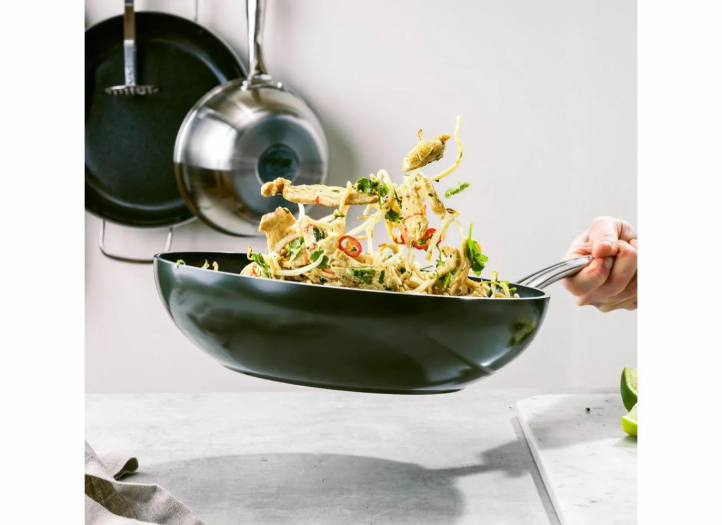 GreenPan Dagelijkse Kost wokpan Ø28cm - aluminium - olijfgroen- Wokpannen