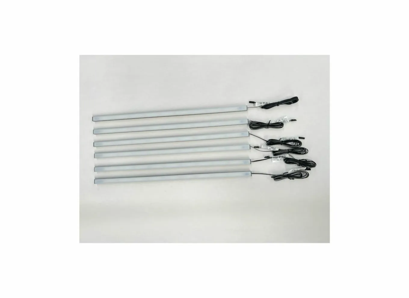 Praktische Toebehoren|Praktische Toebehoren|LED verlichting Valencia met 2 glasdeuren of 4-deurs